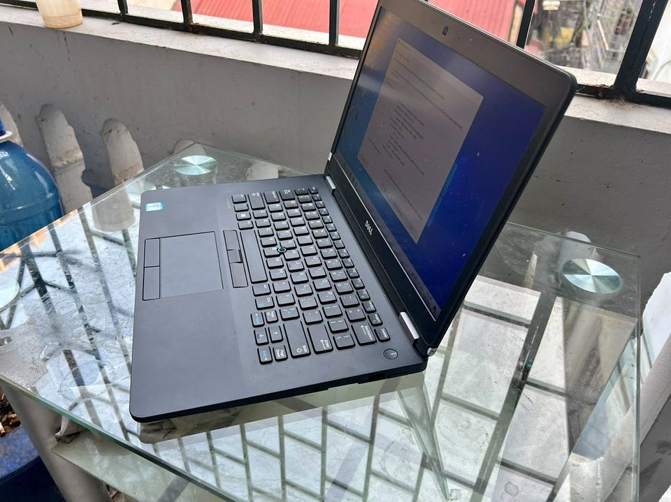 laptop-dell-latitude-e7470-core-i5-6300u-ram-8g-ssd-256gb