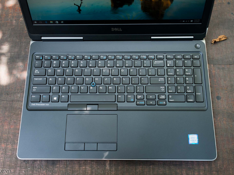 Dell Precision 3520 Chip Xeon E3-1505M Ram 8G Ssd M2 Nvme 256G VGA Quadro M620 4G 